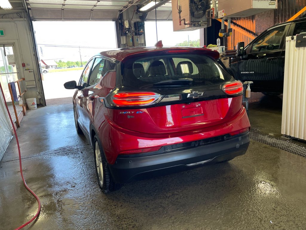 2022 Chevrolet Bolt EV in St-Jérôme, Quebec - 5 - w1024h768px
