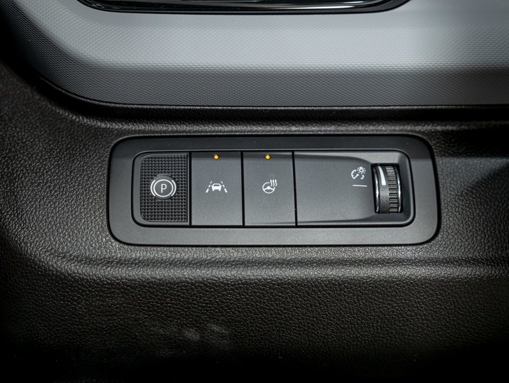 2027 Chevrolet Bolt EV in St-Jérôme, Quebec - 23 - w1024h768px