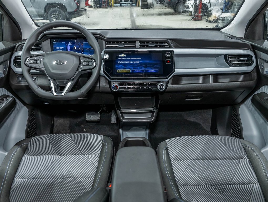 2027 Chevrolet Bolt EV in St-Jérôme, Quebec - 4 - w1024h768px
