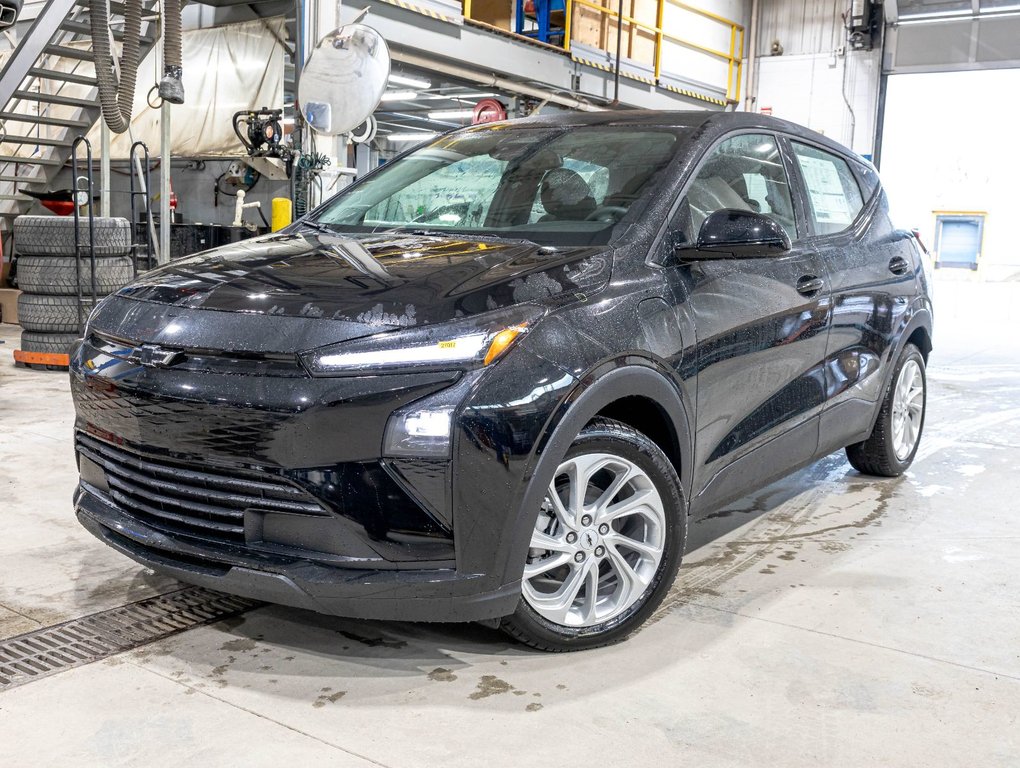 2027 Chevrolet Bolt EV in St-Jérôme, Quebec - 1 - w1024h768px
