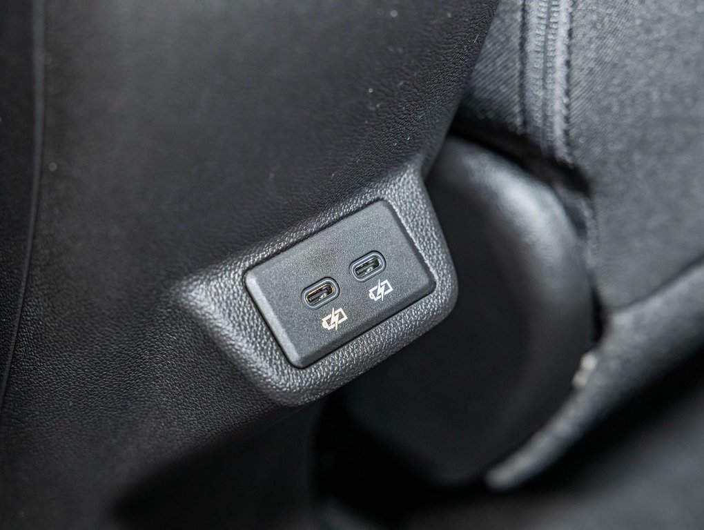 2027 Chevrolet Bolt EV in St-Jérôme, Quebec - 28 - w1024h768px