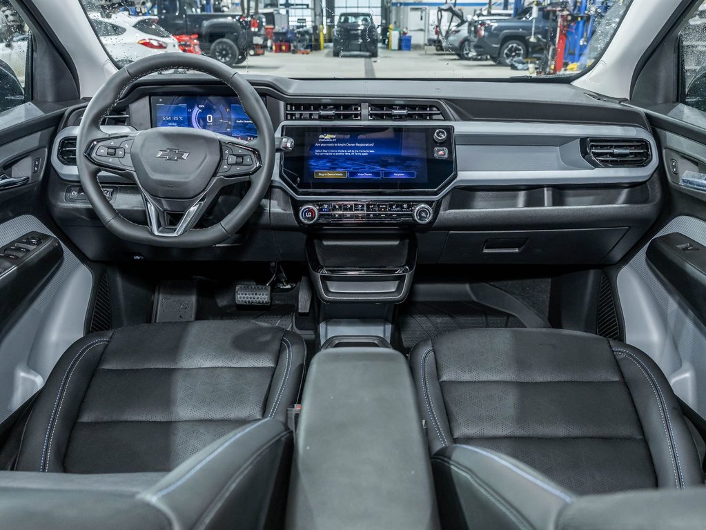 2027 Chevrolet Bolt in St-Jérôme, Quebec - 4 - w1024h768px