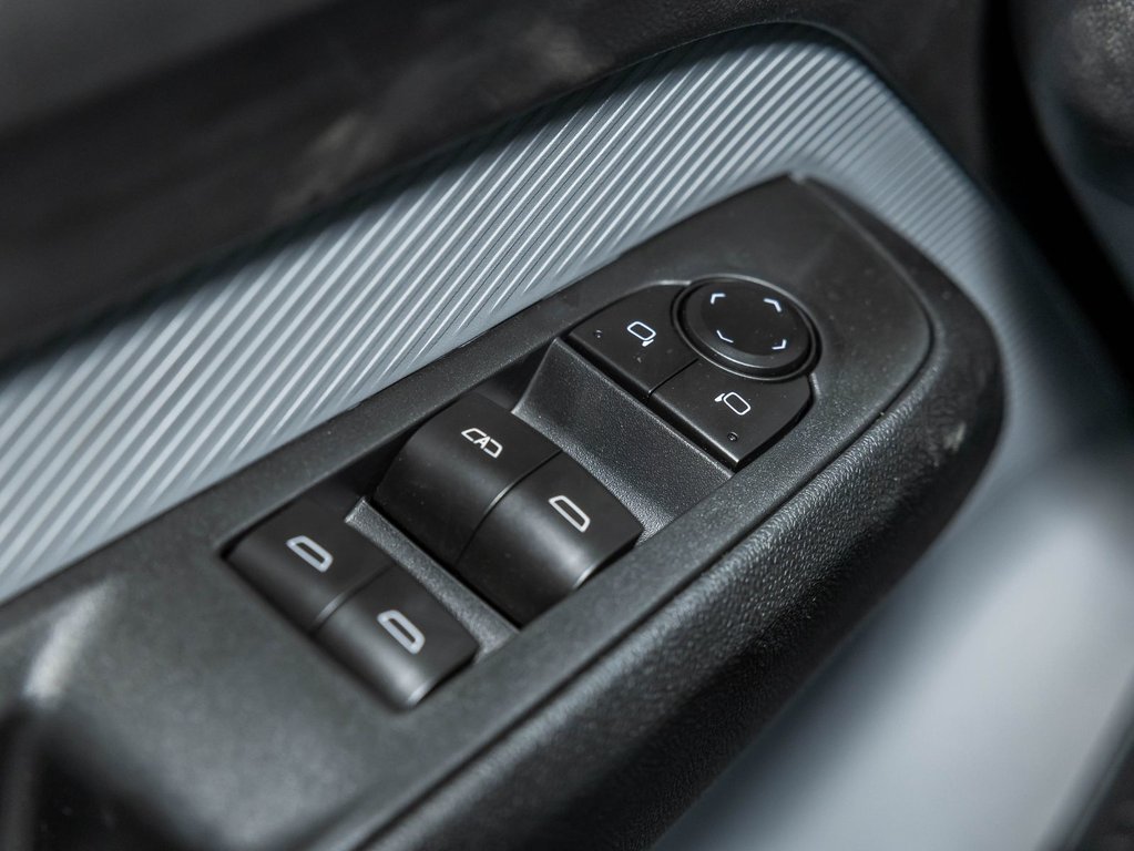 2027 Chevrolet Bolt in St-Jérôme, Quebec - 26 - w1024h768px