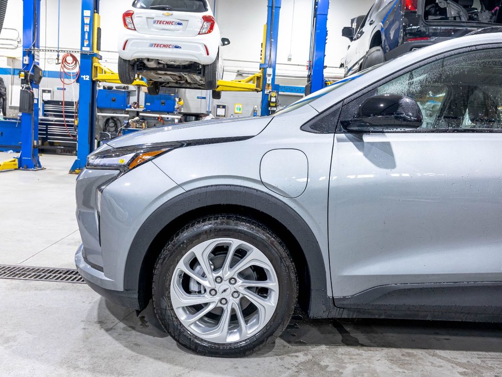 2027 Chevrolet Bolt in St-Jérôme, Quebec - 32 - w1024h768px