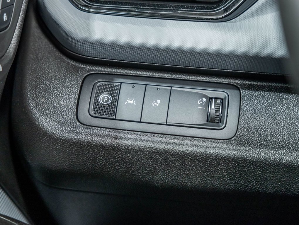 2027 Chevrolet Bolt in St-Jérôme, Quebec - 23 - w1024h768px