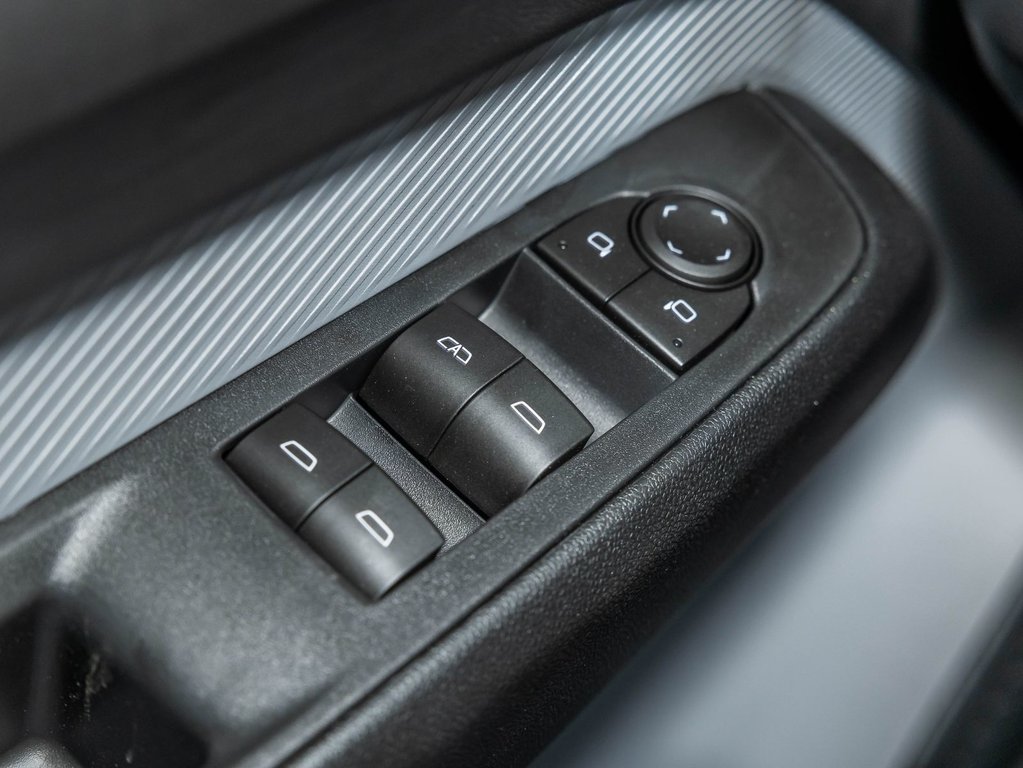 2027 Chevrolet Bolt in St-Jérôme, Quebec - 24 - w1024h768px