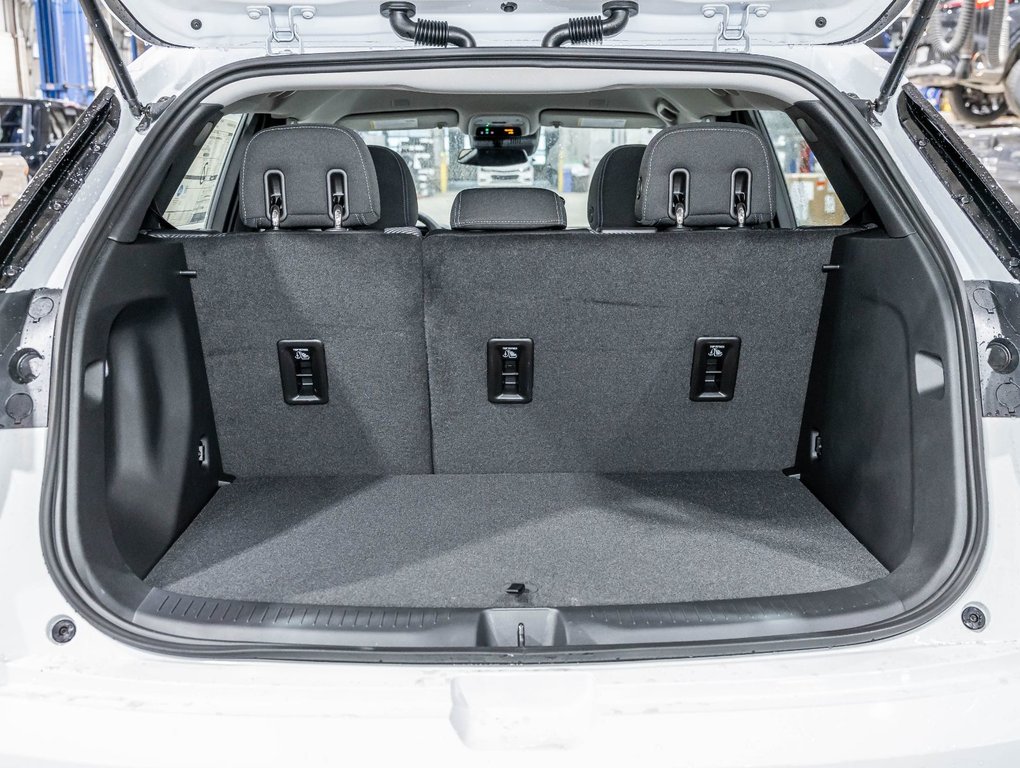 2027 Chevrolet Bolt in St-Jérôme, Quebec - 27 - w1024h768px