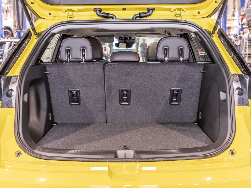 2027 Chevrolet Bolt in St-Jérôme, Quebec - 28 - w1024h768px