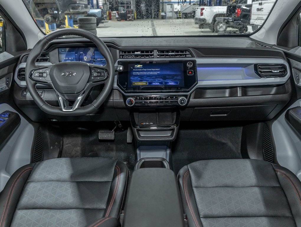 2027 Chevrolet Bolt in St-Jérôme, Quebec - 4 - w1024h768px