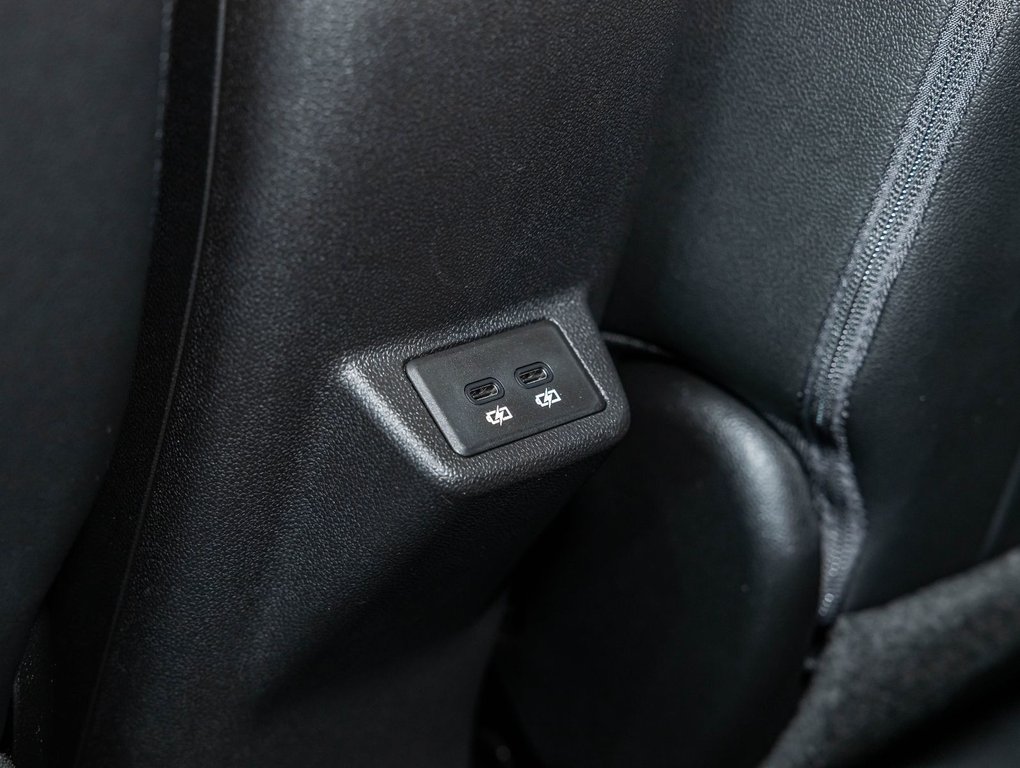 2027 Chevrolet Bolt in St-Jérôme, Quebec - 28 - w1024h768px