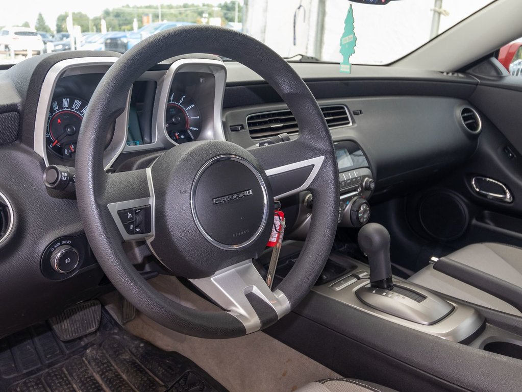 2010 Chevrolet Camaro in St-Jérôme, Quebec - 4 - w1024h768px