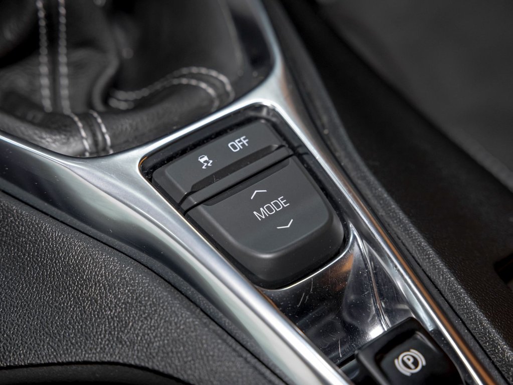 2020 Chevrolet Camaro in St-Jérôme, Quebec - 22 - w1024h768px