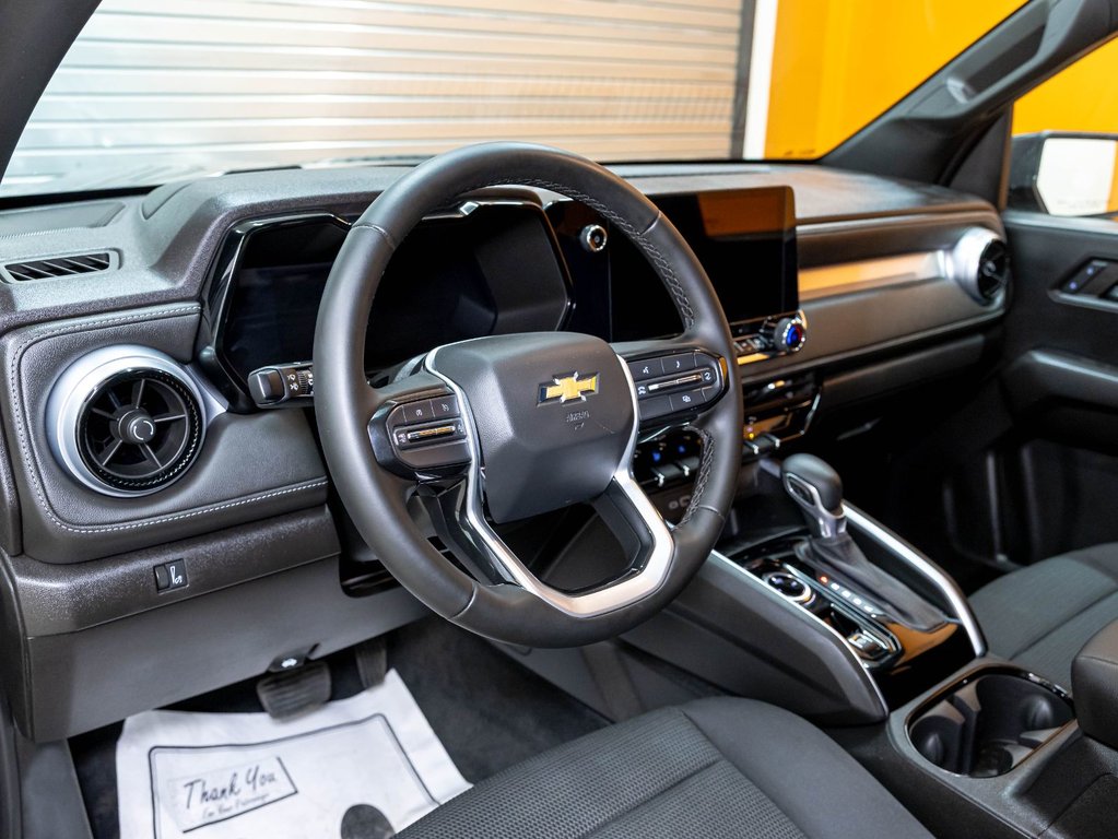 Chevrolet Colorado  2023 à St-Jérôme, Québec - 2 - w1024h768px