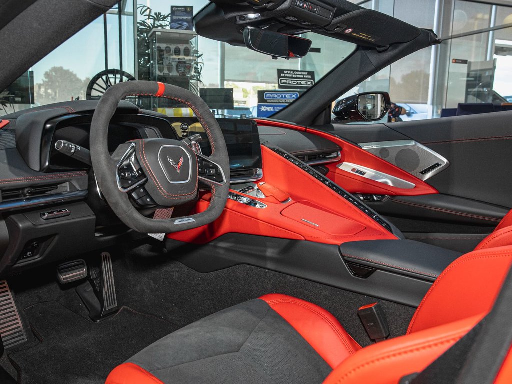 2025 Chevrolet CORVETTE Z06 in St-Jérôme, Quebec - 11 - w1024h768px