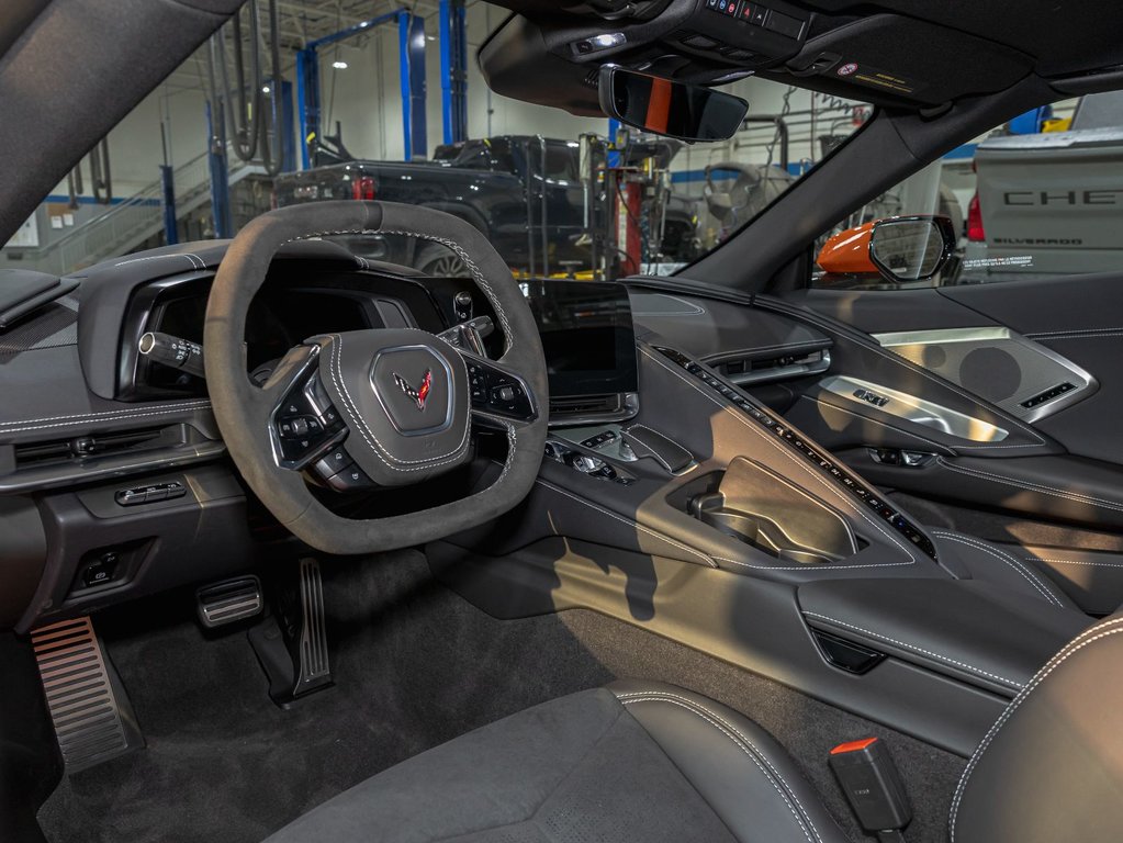 2025 Chevrolet Corvette in St-Jérôme, Quebec - 4 - w1024h768px