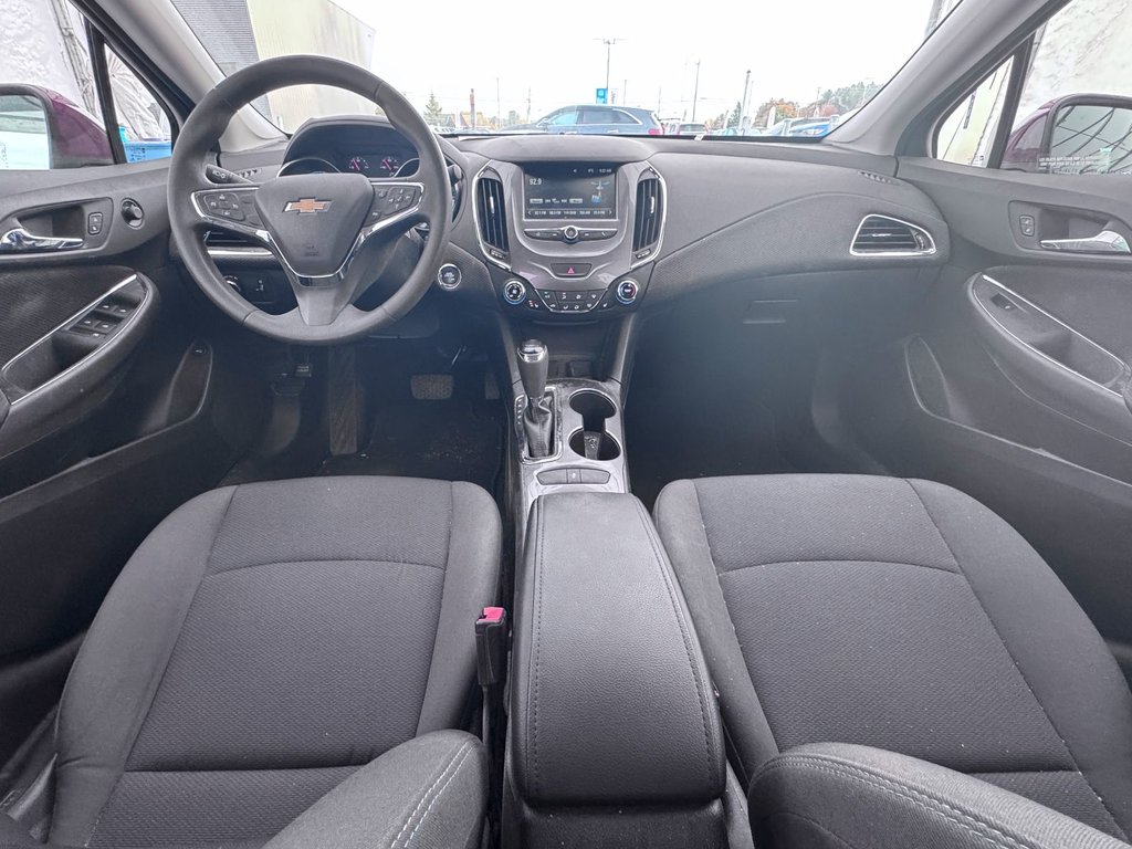 Chevrolet Cruze  2017 à St-Jérôme, Québec - 10 - w1024h768px