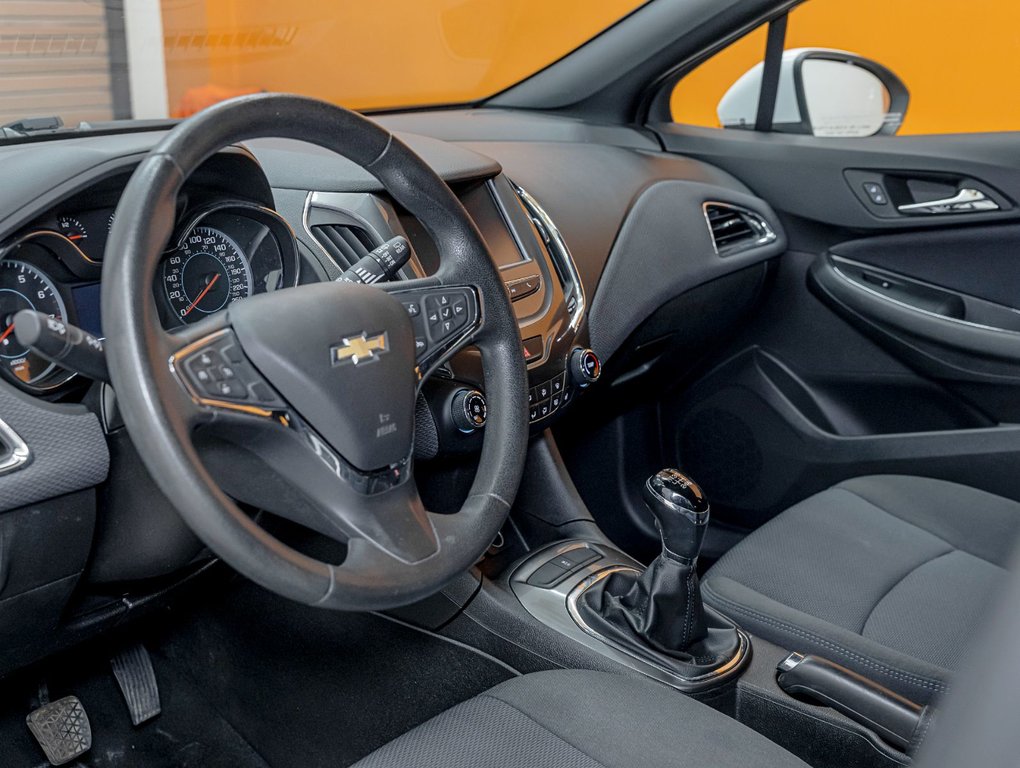 Chevrolet Cruze  2018 à St-Jérôme, Québec - 4 - w1024h768px