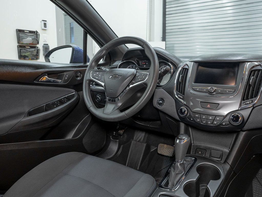 2019 Chevrolet Cruze in St-Jérôme, Quebec - 17 - w1024h768px