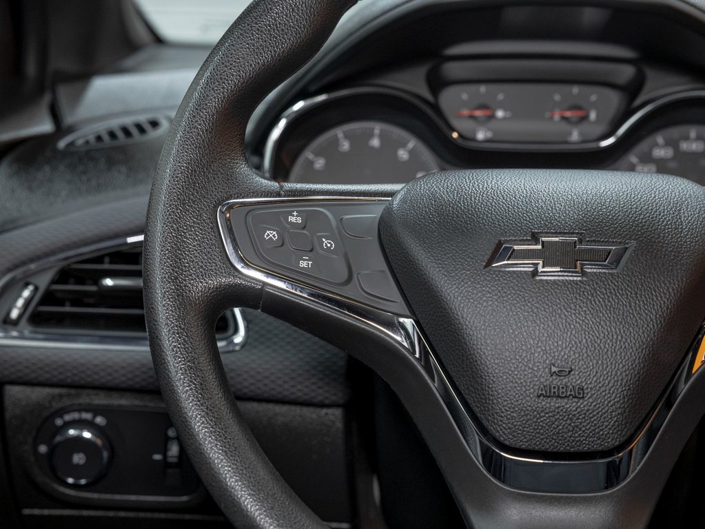 2019 Chevrolet Cruze in St-Jérôme, Quebec - 18 - w1024h768px