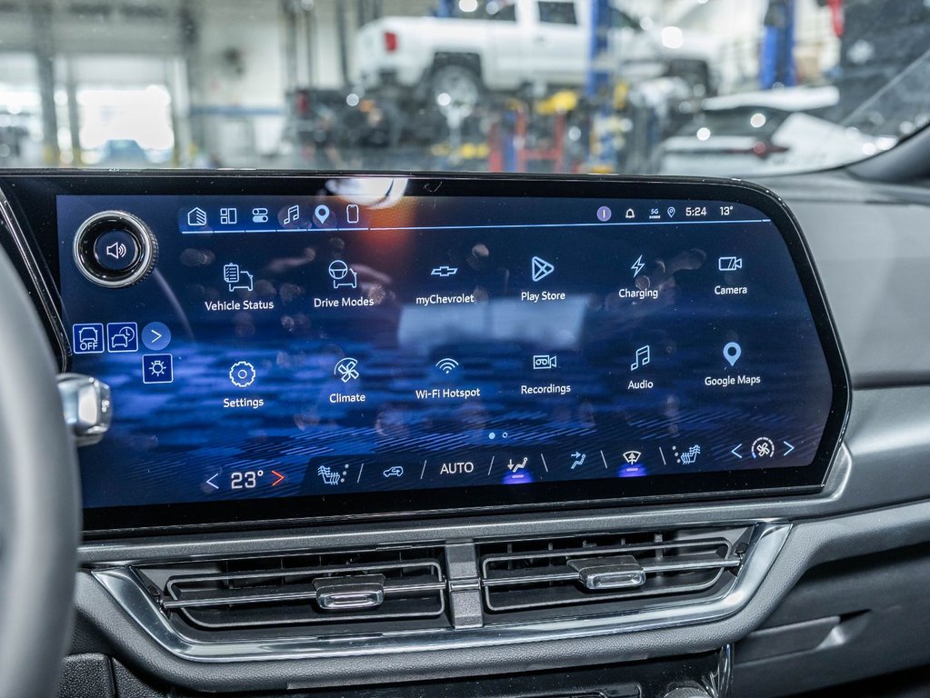 2027 Chevrolet Equinox EV in St-Jérôme, Quebec - 21 - w1024h768px
