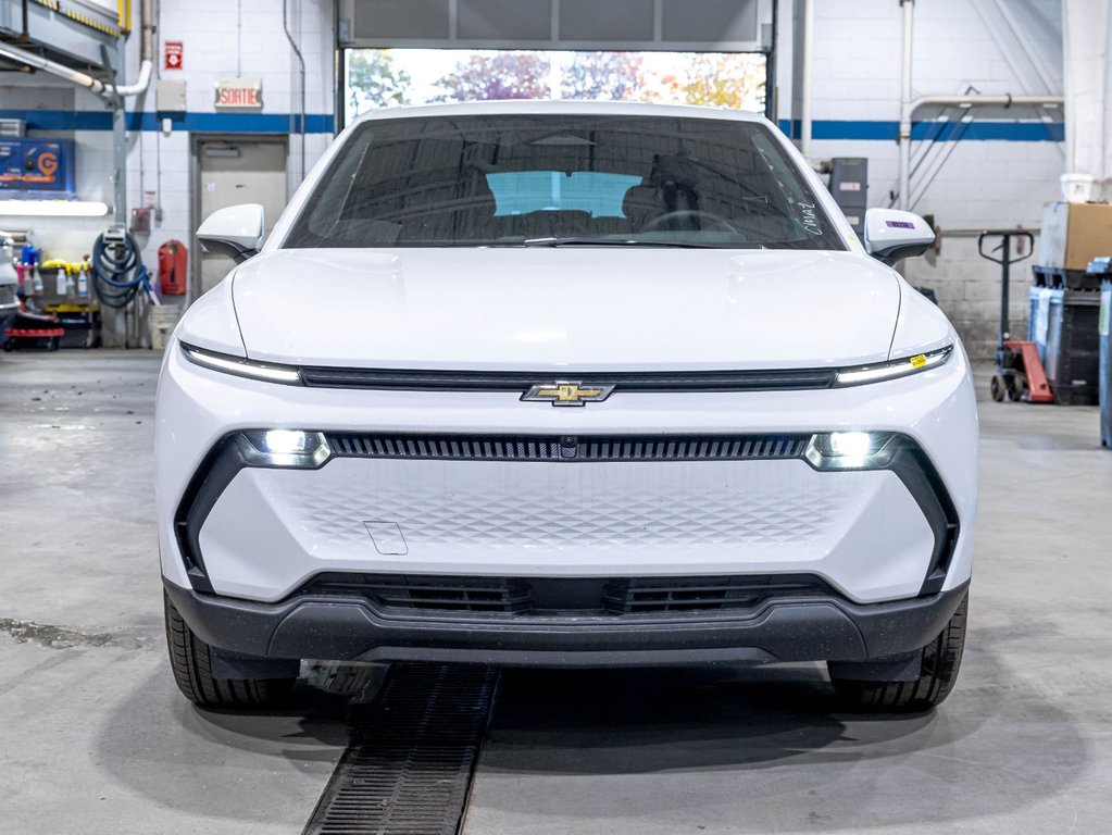 2027 Chevrolet Equinox EV in St-Jérôme, Quebec - 2 - w1024h768px