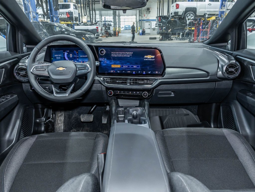 2027 Chevrolet Equinox EV in St-Jérôme, Quebec - 5 - w1024h768px