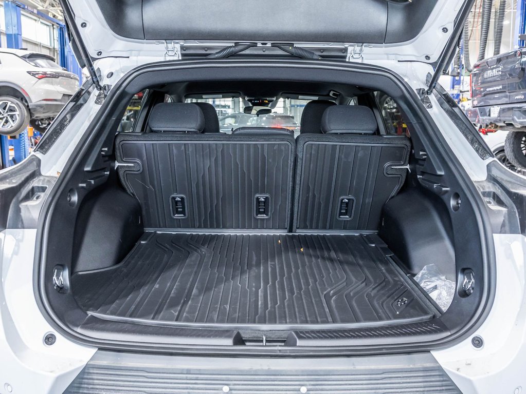 2027 Chevrolet Equinox EV in St-Jérôme, Quebec - 28 - w1024h768px