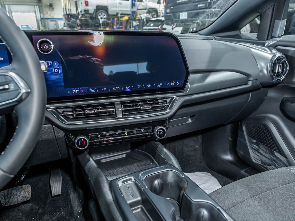 2027 Chevrolet Equinox EV in St-Jérôme, Quebec - 20 - w1024h768px