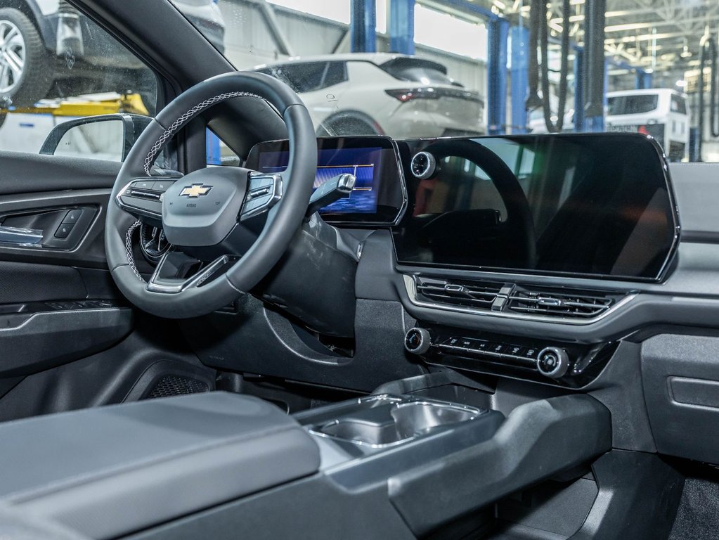 2027 Chevrolet Equinox EV in St-Jérôme, Quebec - 26 - w1024h768px