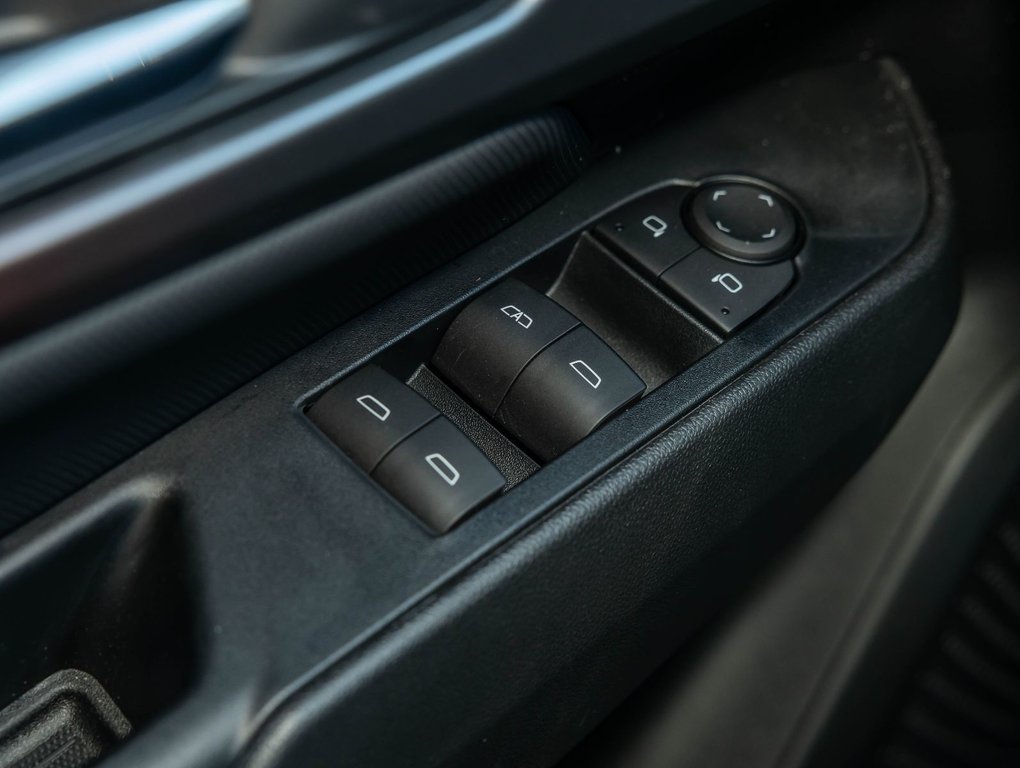 2025 Chevrolet Equinox EV in St-Jérôme, Quebec - 23 - w1024h768px