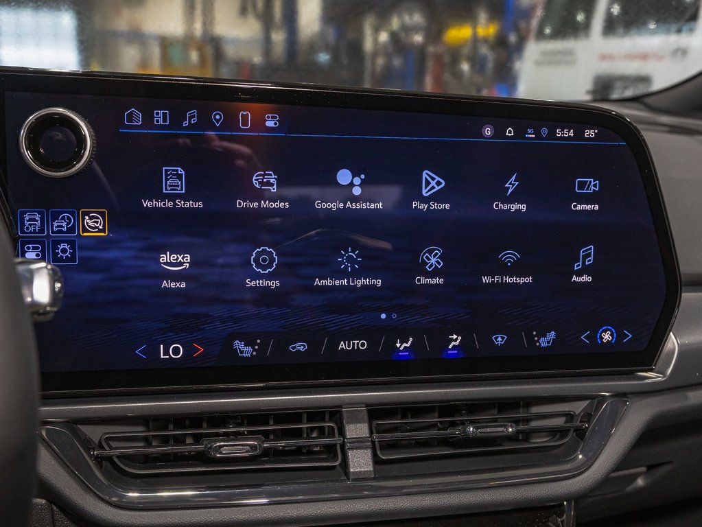 2025 Chevrolet Equinox EV in St-Jérôme, Quebec - 17 - w1024h768px