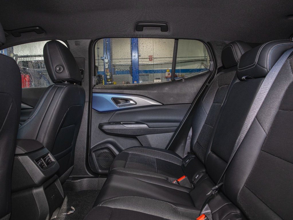 2025 Chevrolet Equinox EV in St-Jérôme, Quebec - 28 - w1024h768px