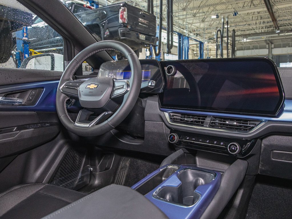 2025 Chevrolet Equinox EV in St-Jérôme, Quebec - 27 - w1024h768px