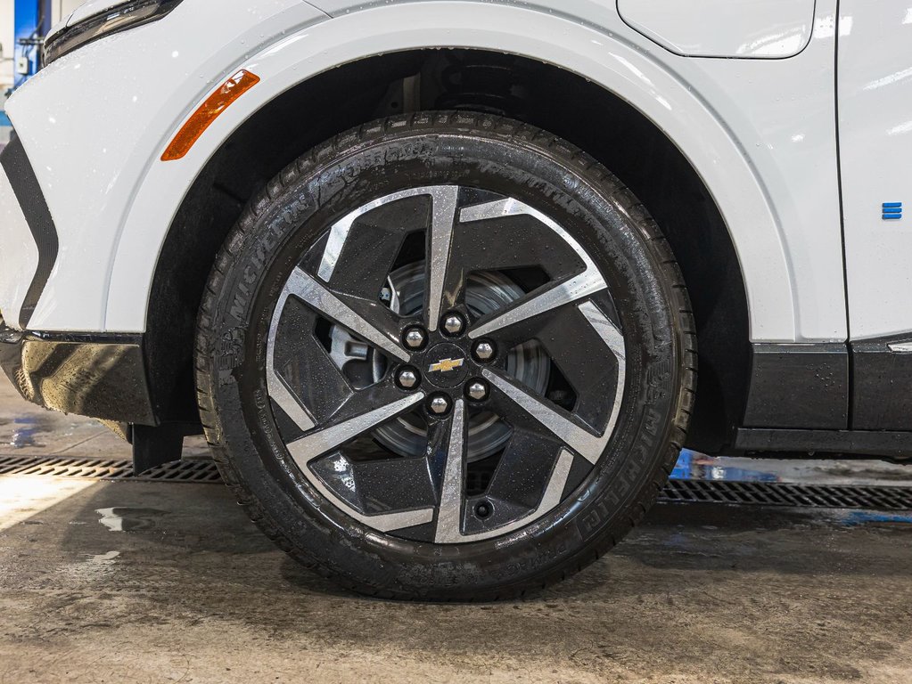 2025 Chevrolet Equinox EV in St-Jérôme, Quebec - 33 - w1024h768px