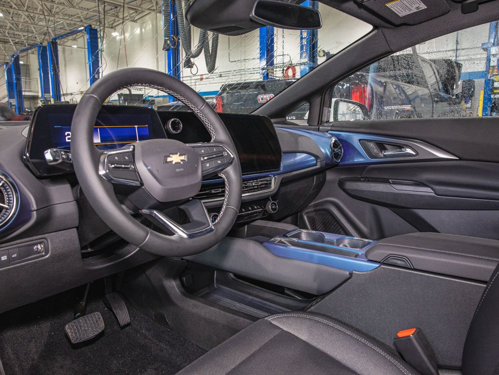 2025 Chevrolet Equinox EV in St-Jérôme, Quebec - 12 - w1024h768px