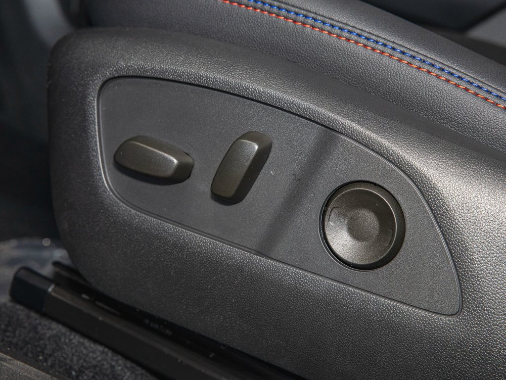 2025 Chevrolet Equinox EV in St-Jérôme, Quebec - 23 - w1024h768px
