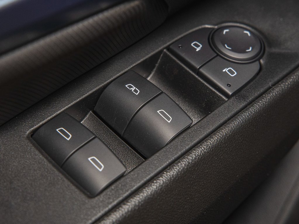 Chevrolet Equinox EV  2025 à St-Jérôme, Québec - 24 - w1024h768px