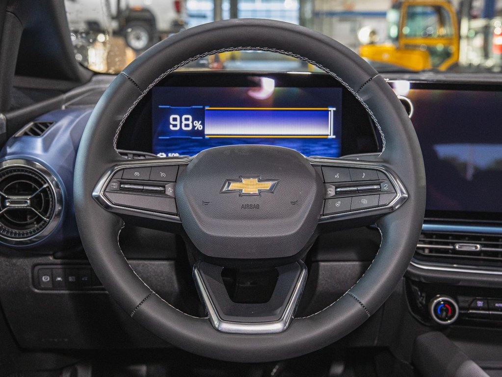 2025 Chevrolet Equinox EV in St-Jérôme, Quebec - 13 - w1024h768px