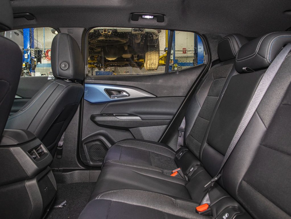 2025 Chevrolet Equinox EV in St-Jérôme, Quebec - 28 - w1024h768px
