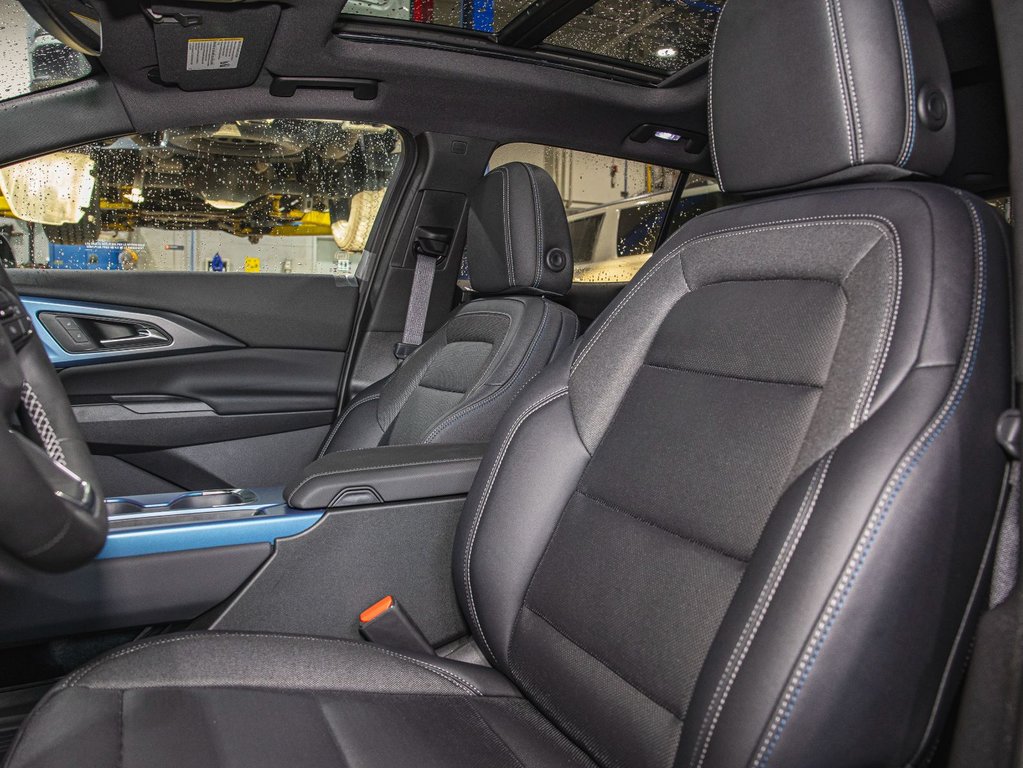 2025 Chevrolet Equinox EV in St-Jérôme, Quebec - 11 - w1024h768px