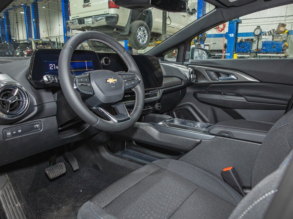 2025 Chevrolet Equinox EV in St-Jérôme, Quebec - 12 - w1024h768px