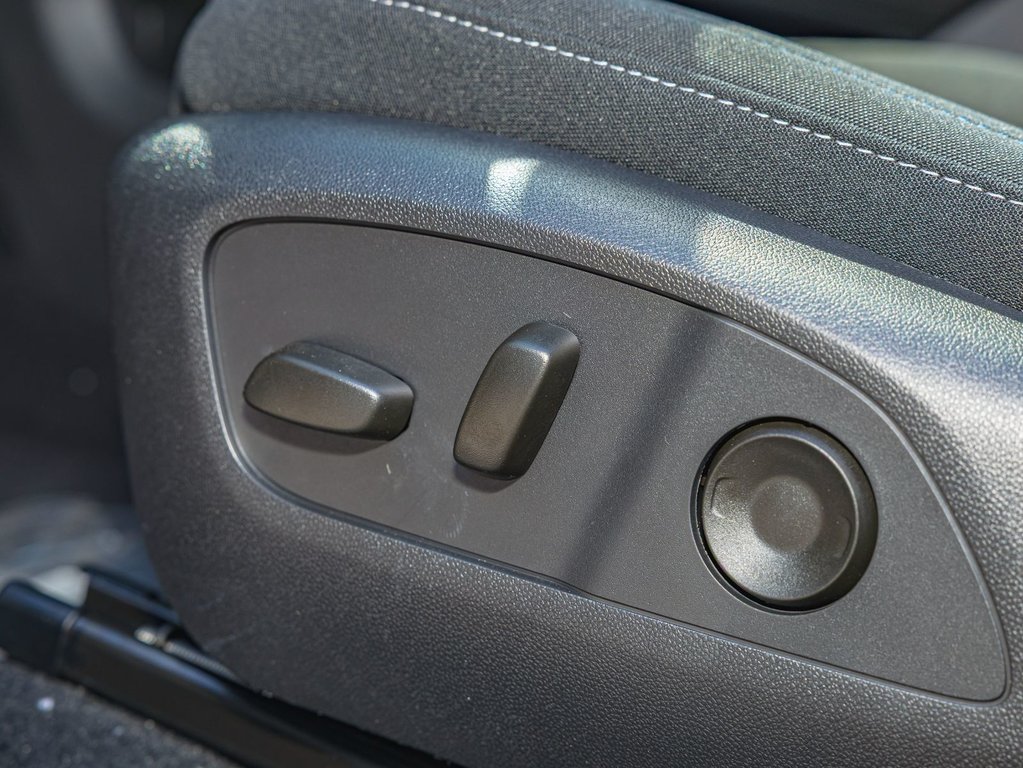2025 Chevrolet Equinox EV in St-Jérôme, Quebec - 23 - w1024h768px