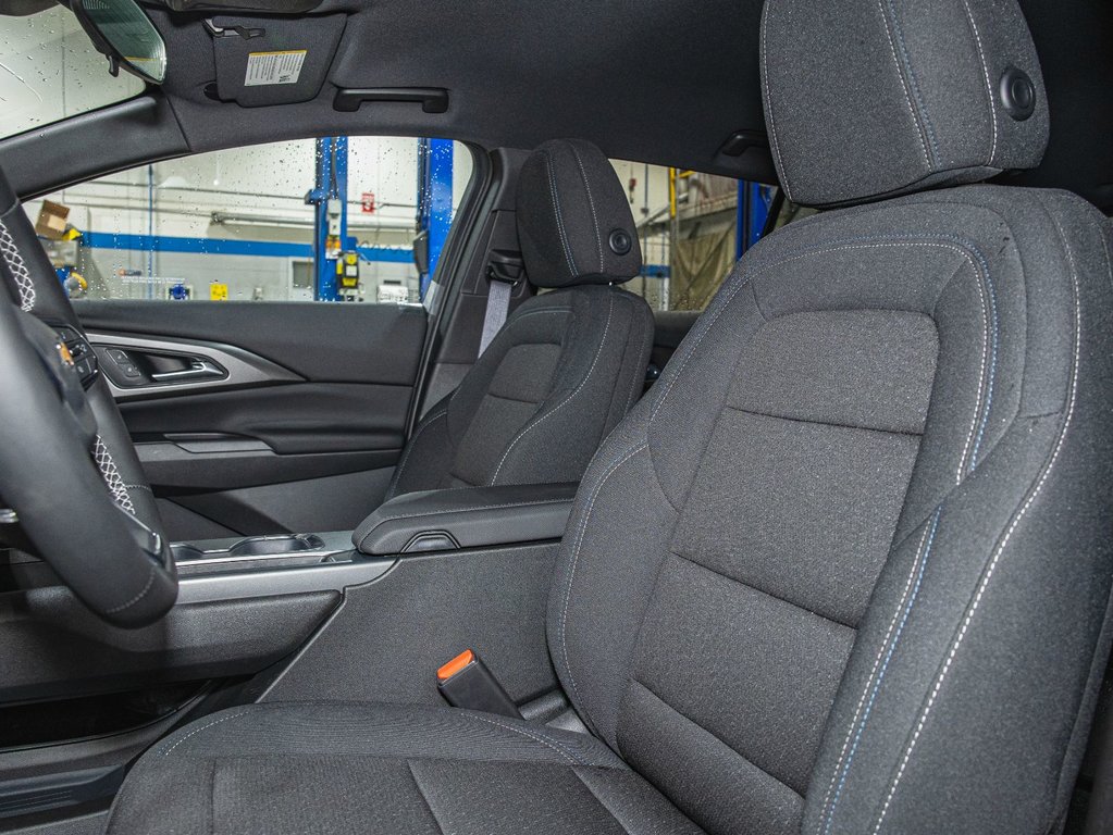 2025 Chevrolet Equinox EV in St-Jérôme, Quebec - 11 - w1024h768px