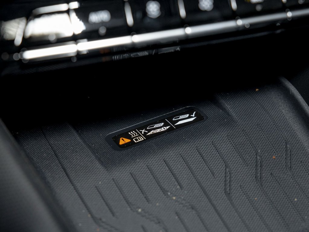 2025 Chevrolet Equinox EV in St-Jérôme, Quebec - 26 - w1024h768px