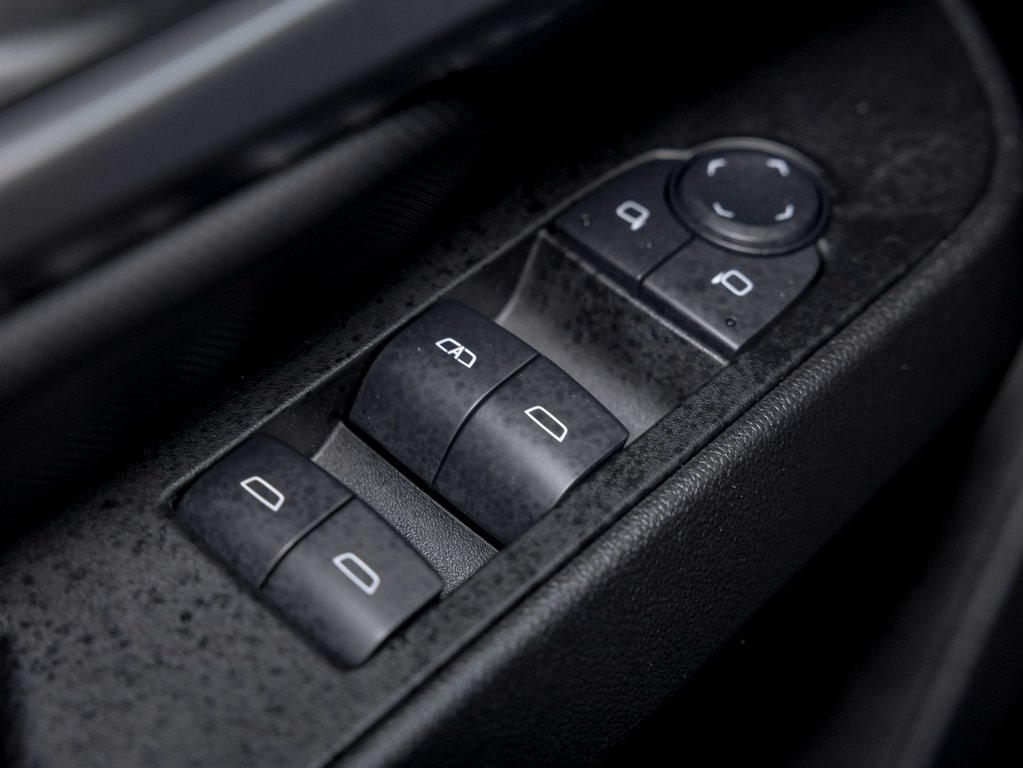 Chevrolet Equinox EV  2025 à St-Jérôme, Québec - 27 - w1024h768px