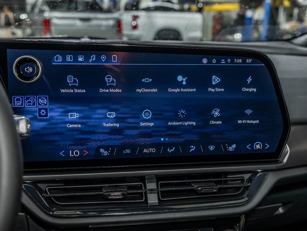 Chevrolet Equinox EV  2026 à St-Jérôme, Québec - 18 - w1024h768px