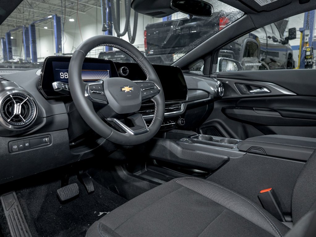 Chevrolet Equinox EV  2026 à St-Jérôme, Québec - 12 - w1024h768px