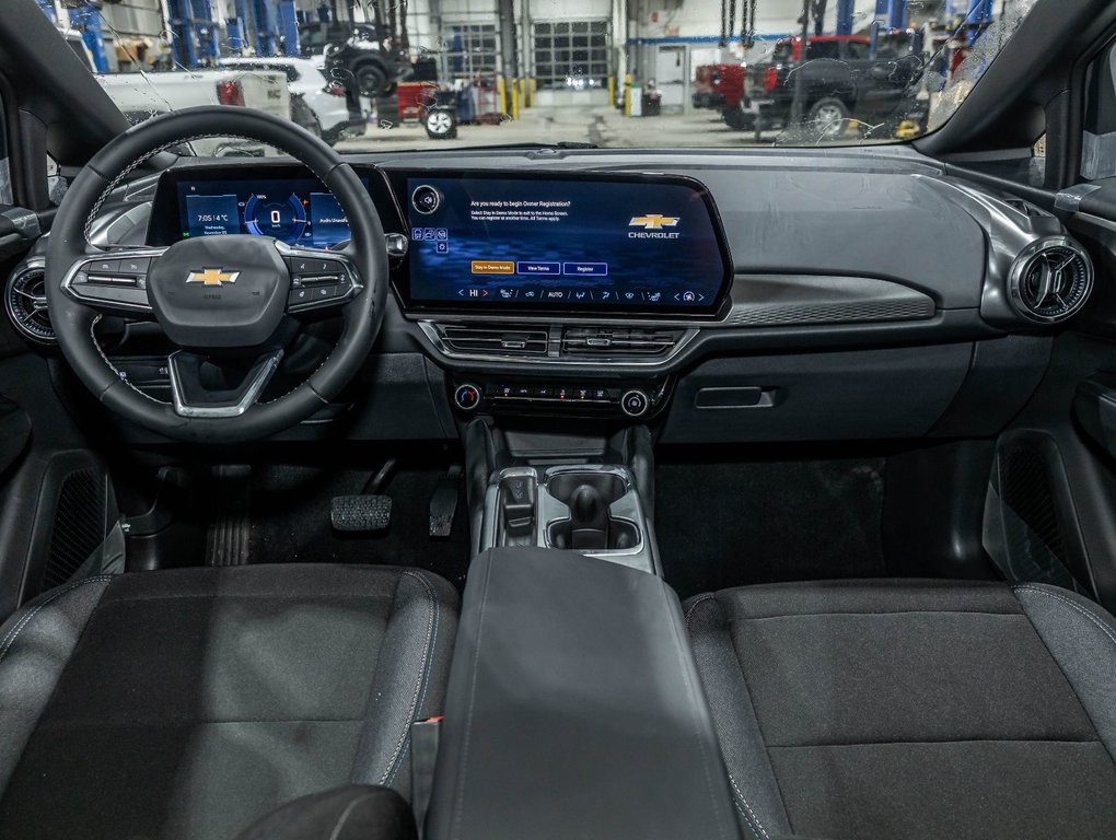 Chevrolet Equinox EV  2026 à St-Jérôme, Québec - 4 - w1024h768px