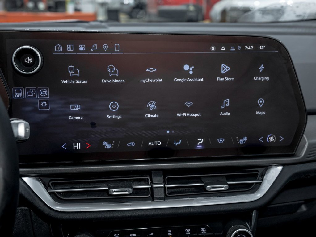 2026 Chevrolet Equinox EV in St-Jérôme, Quebec - 17 - w1024h768px