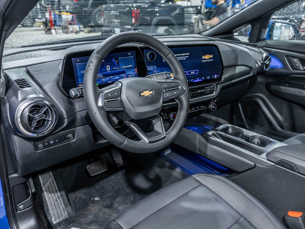 2027 Chevrolet Equinox EV in St-Jérôme, Quebec - 12 - w1024h768px